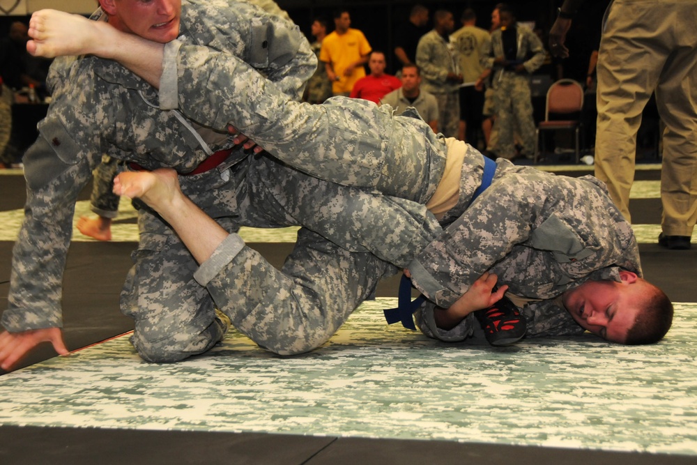 Illinois Guard competes at US Army Combatives Tournament