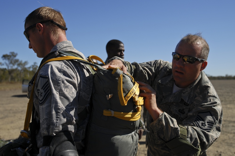 US Air Force 36th Expeditionary Contingency Response Squadron test jump capabilities in Australia during Talisman Sabre 2011