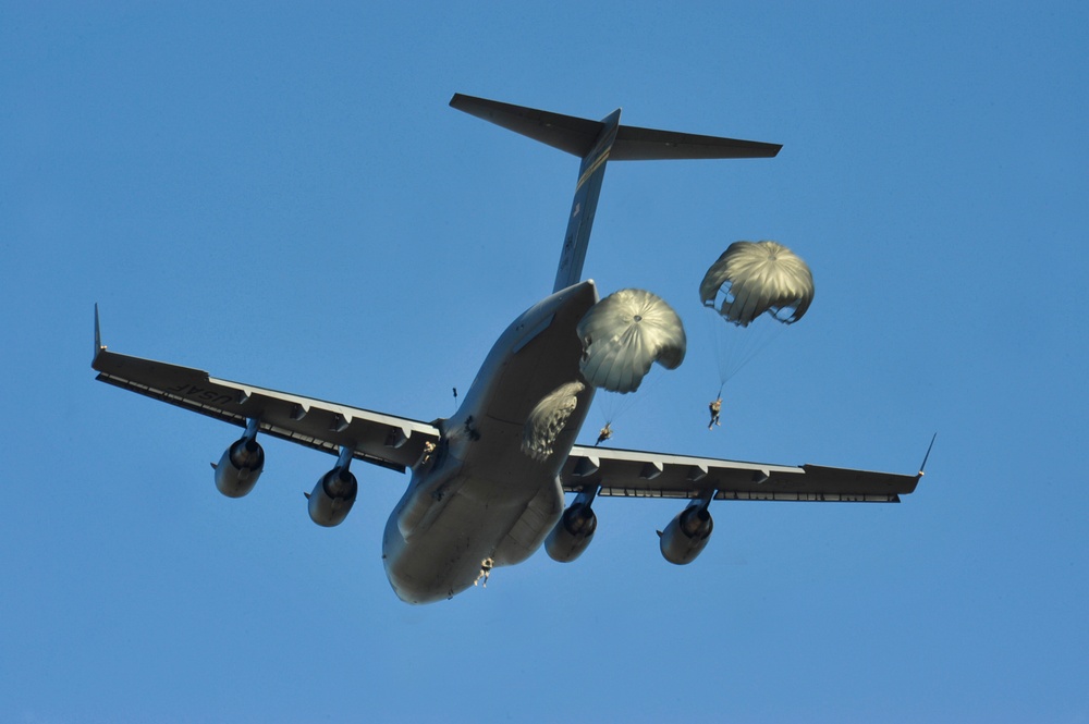 US Air Force 36th Expeditionary Contingency Response Squadron jump from a C-17 during Talisman Sabre 2011