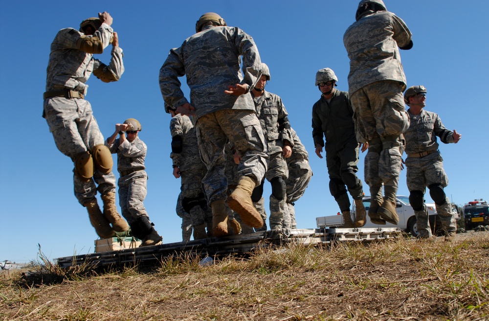US Air Force 36th Expeditionary Contingency Response Squadron train during Talisman Sabre 2011
