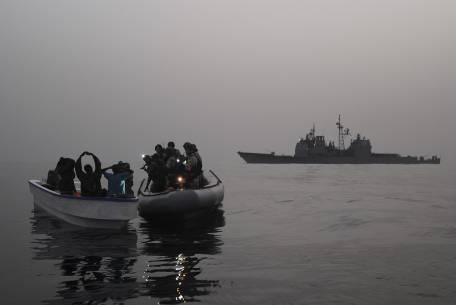 USS Anzio VBSS team intercept pirates