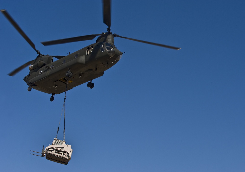 RED HORSE airmen conduct air drop and sling load training with Nevada Army National Guard