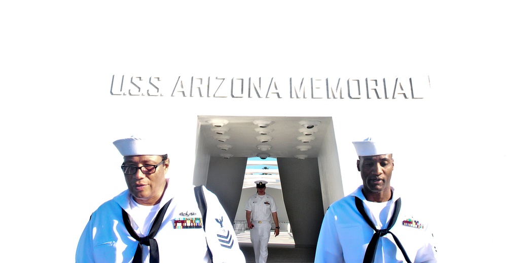 Sailors visit USS Arizona memorial