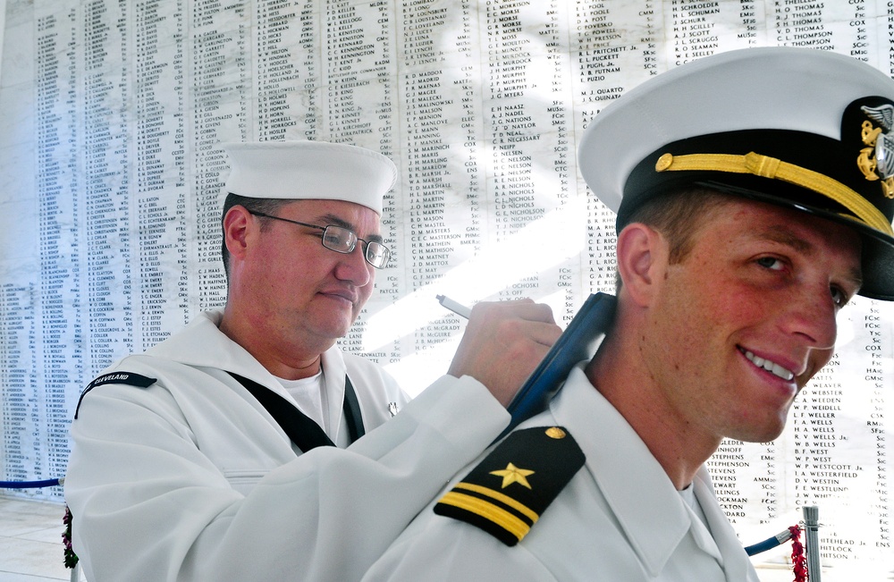 Sailors visit USS Arizona Memorial