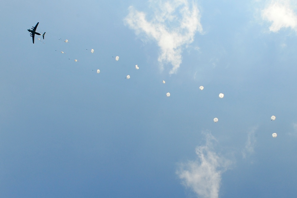 173rd jumps in Ukraine for Rapid Trident 2011