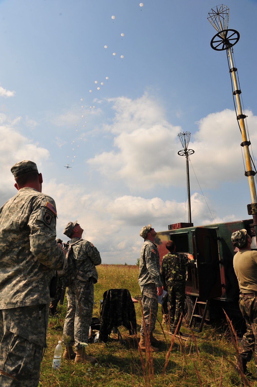 US forces parachute into Ukraine for Exercise Rapid Trident 2011