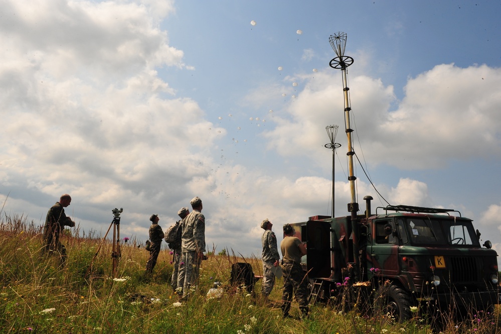 US forces parachute into Ukraine for Exercise Rapid Trident 2011