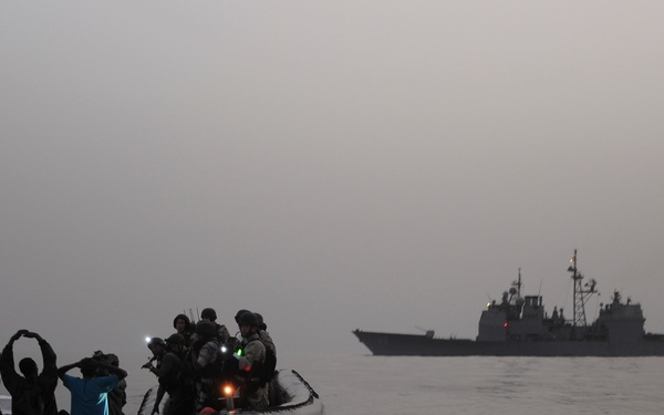 USS Anzio investigates suspected pirates
