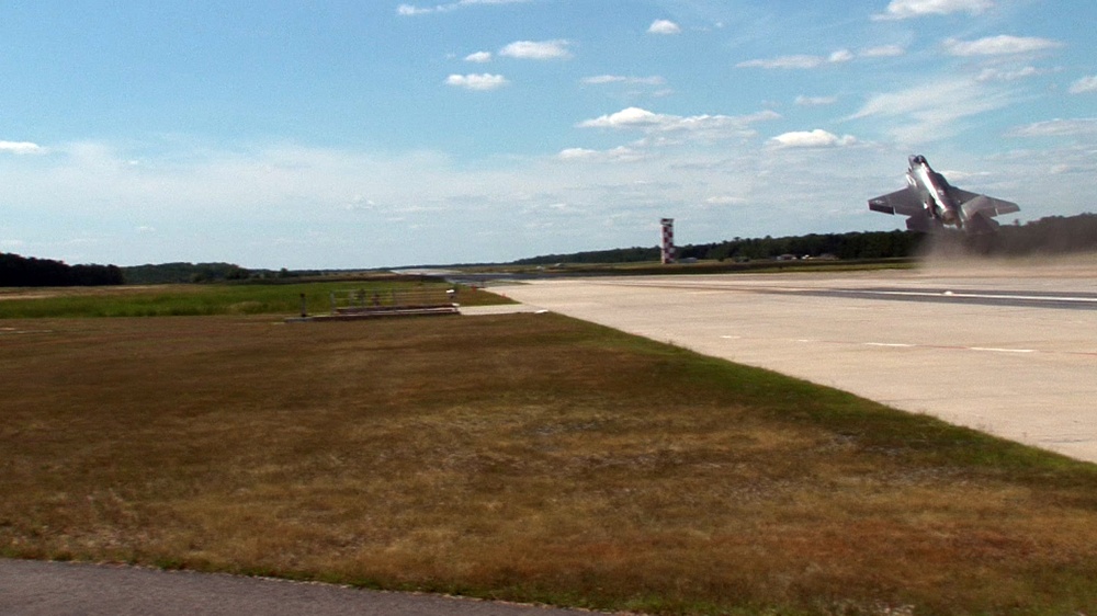 F-35C launches to new milestone