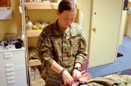 TF Duke medic heals, develops fellow soldiers