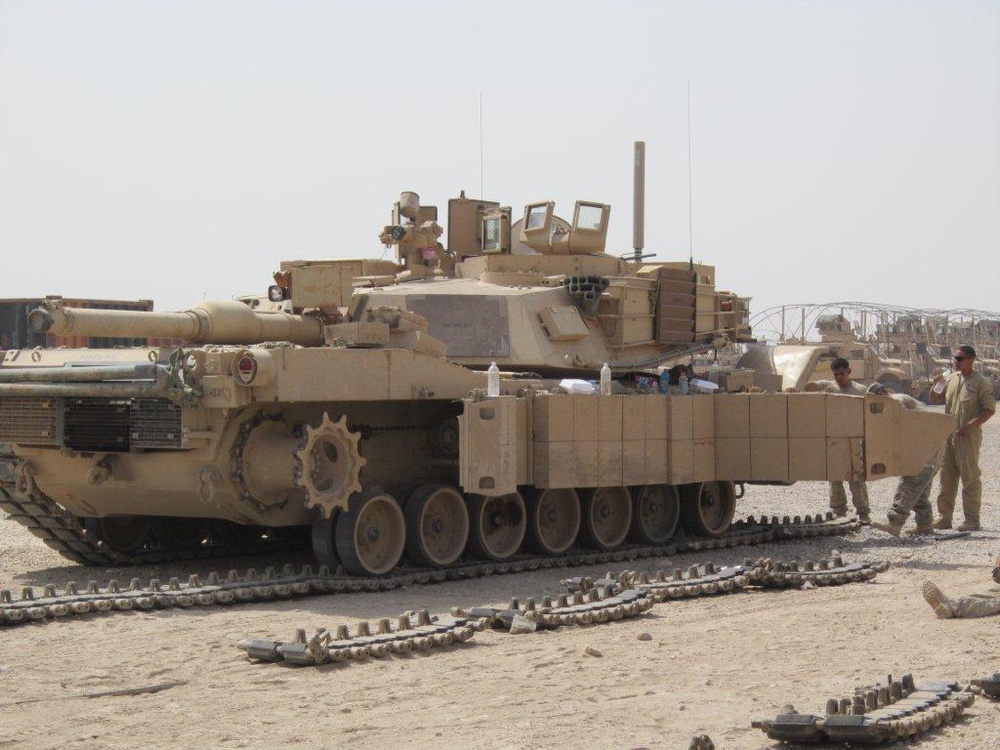 Maintenance checks, teamwork keep 1st Battalion, 63rd Armor Regiment, tanks rolling