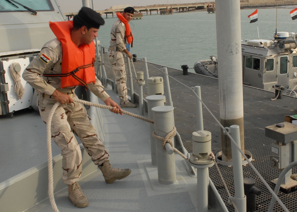 Boats without borders: Iraq, Kuwait perform joint exercise in Persian Gulf