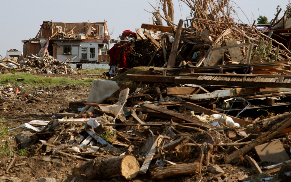 Corps park ranger, Missouri native lends helping hand in Joplin