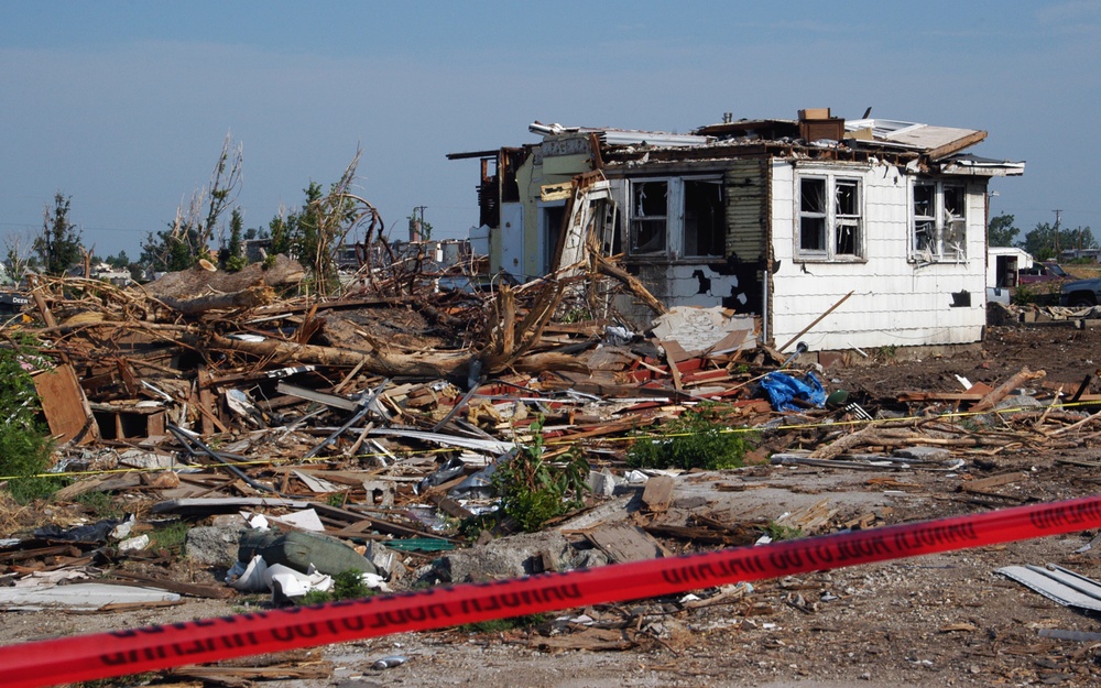 Corps park ranger, Missouri native lends helping hand in Joplin