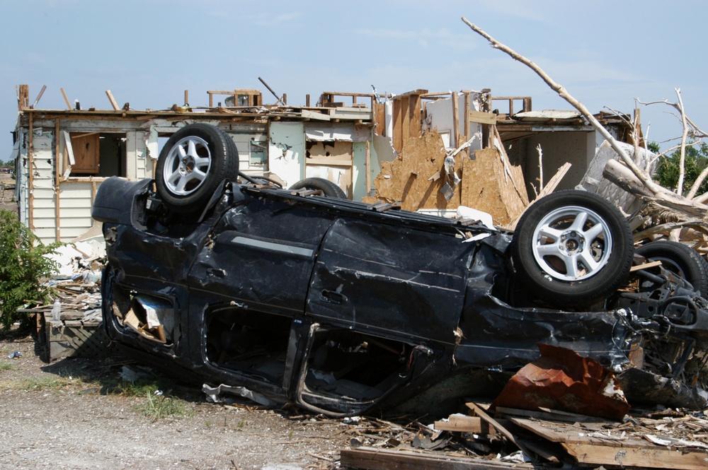 Corps park ranger, Missouri native lends helping hand in Joplin