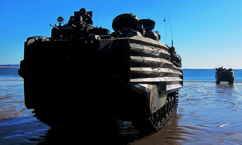 US Marines conduct amphibious assault training in Queensland, Australia