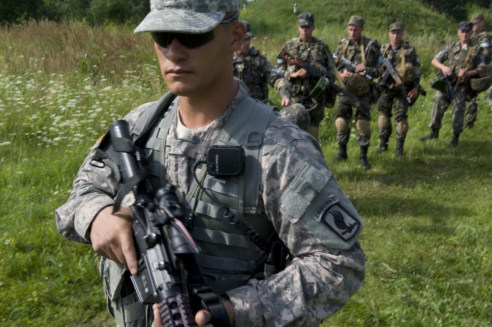 US forces train in Ukraine during Rapid Trident 2011