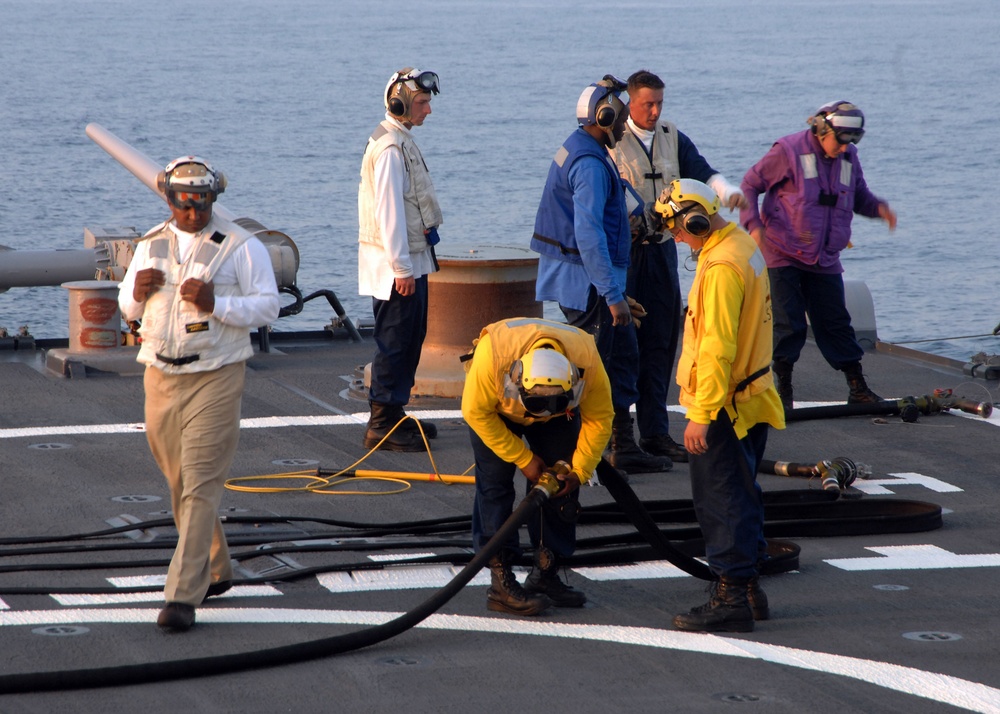 DVIDS - Images - USS Ross conducts deck landing qualifications [Image 1 ...