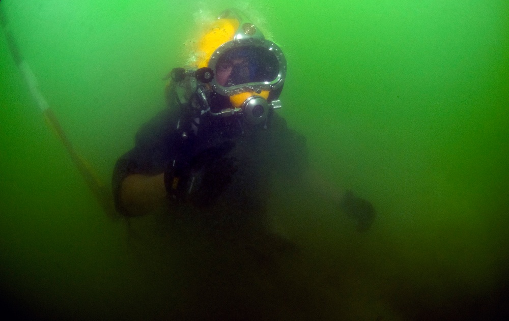 MDSU 2 oxygen training dive