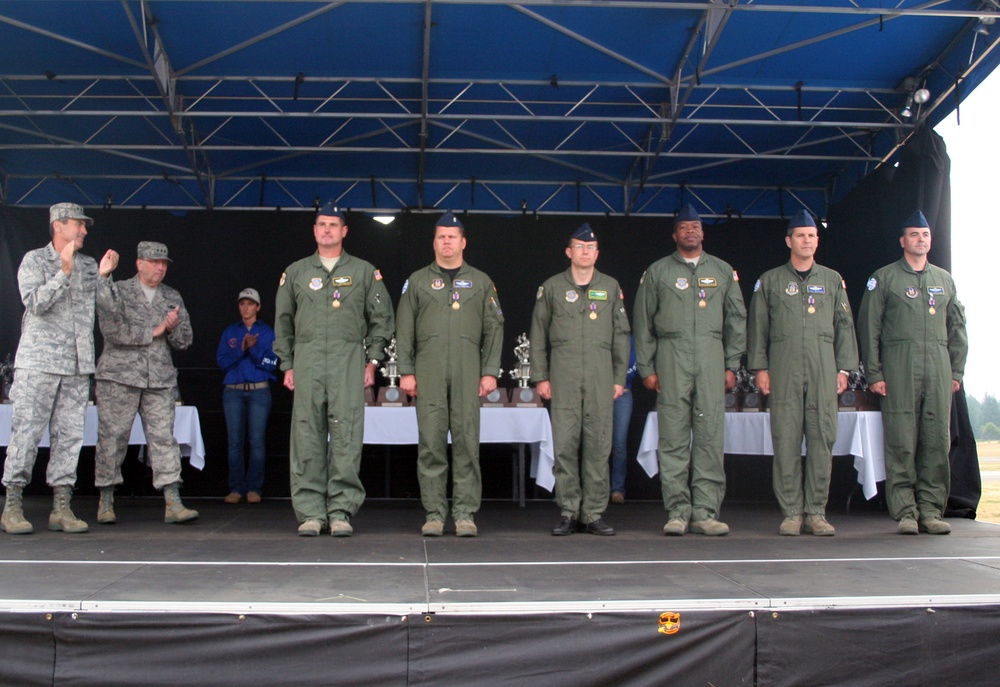 McChord airmen presented Air Medal for historic Antarctic mission