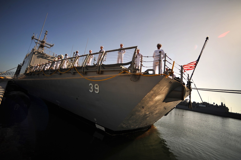 USS Doyle decommisioning