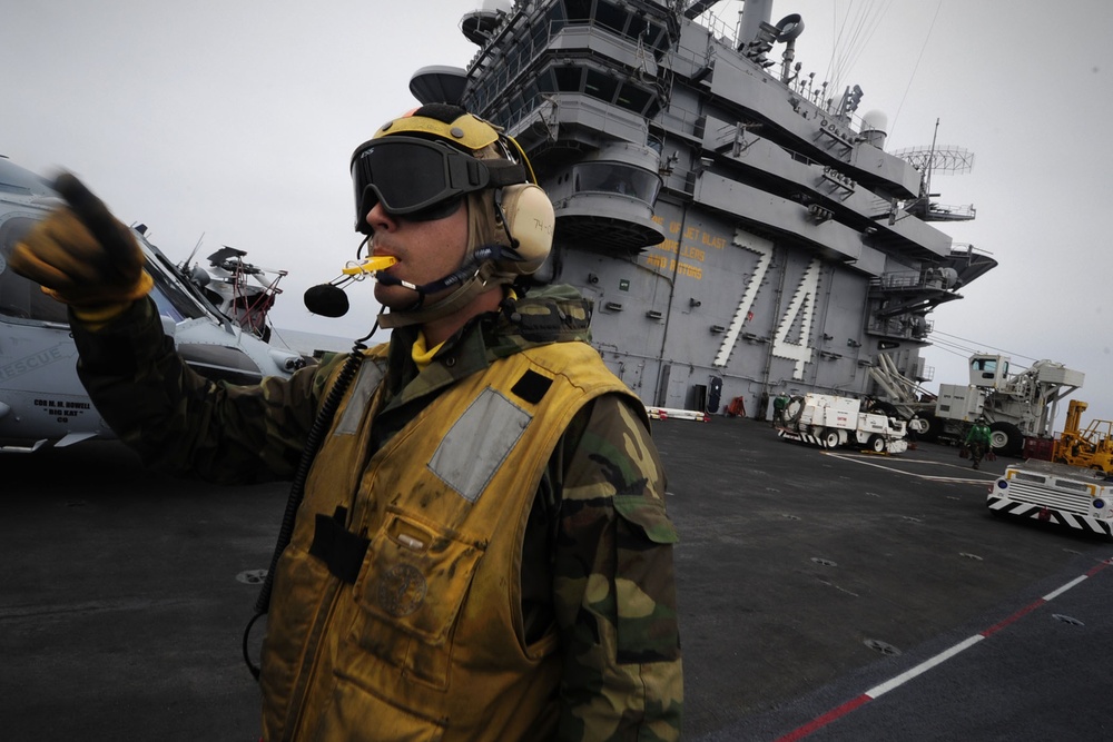 Flight operations aboard USS John C. Stennis