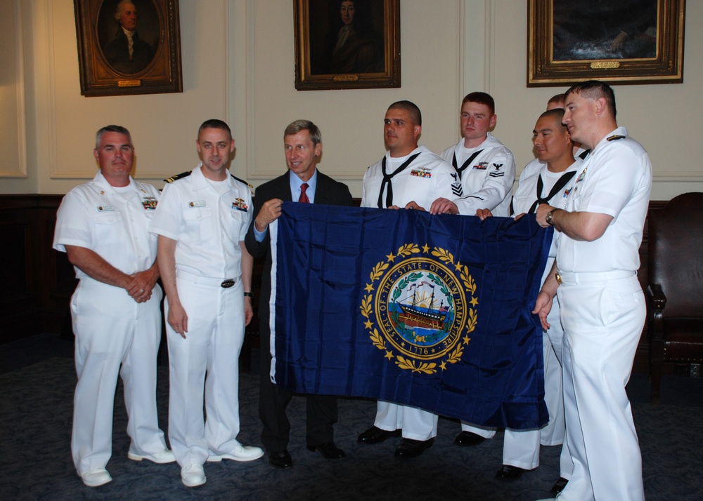 USS New Hampshire sailors receive state flag