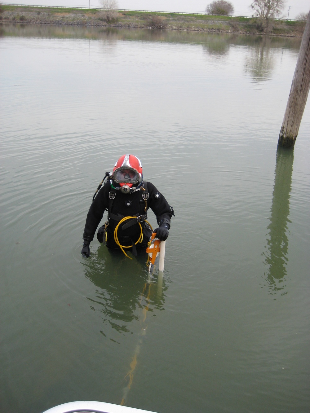 Surface supplied air diver