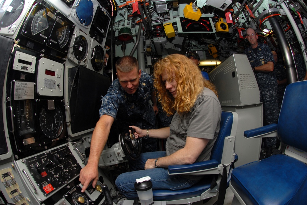Megadeth visits USS Helena