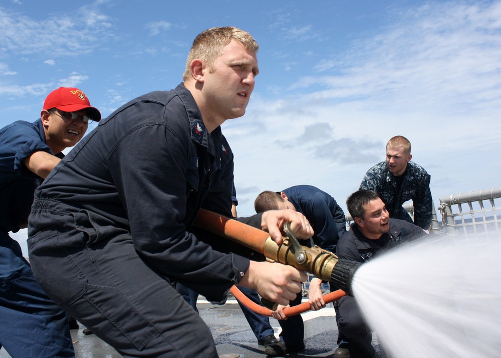 USS Thach sailors conduct firefighting training