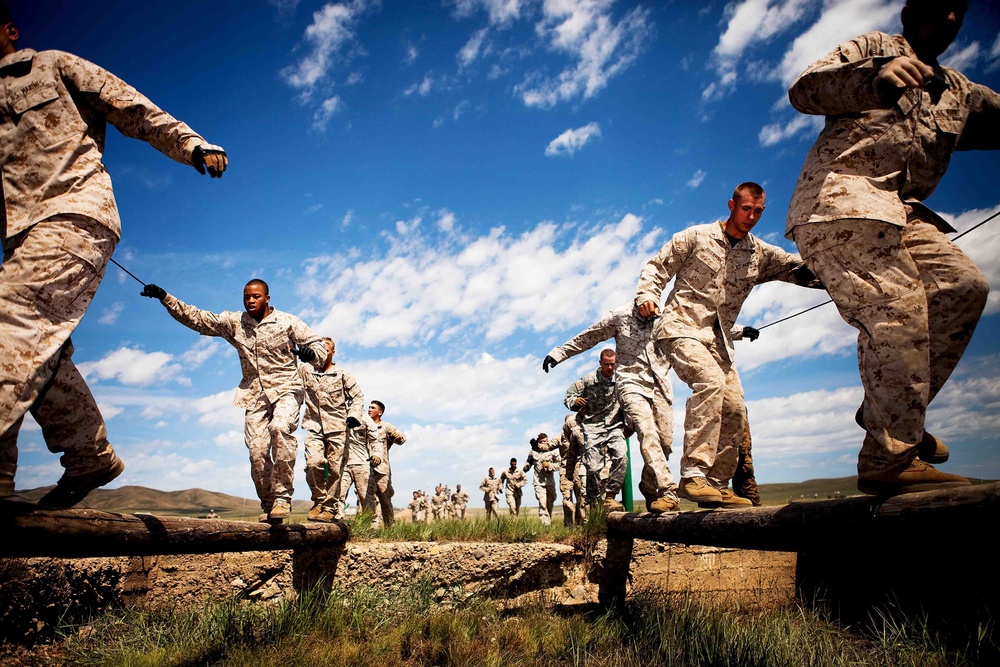 Marines complete confidence course during Khaan Quest 2011