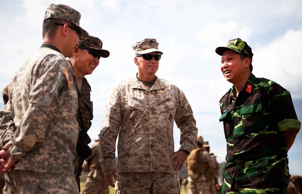 Marines complete live fire during Khaan Quest 2011