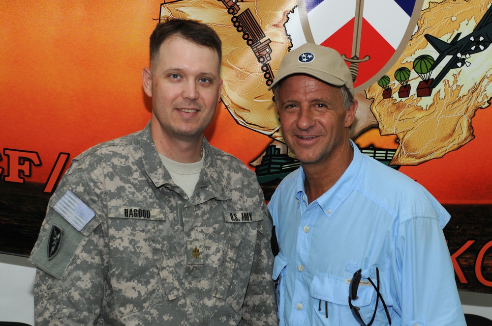Tennessee governor visits Third Army soldiers
