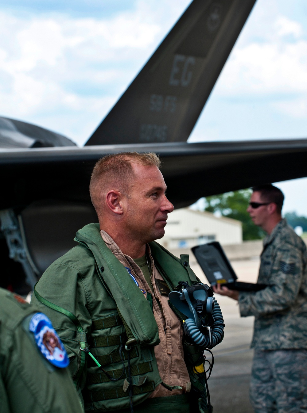 Marine pilot brings second JSF to Eglin