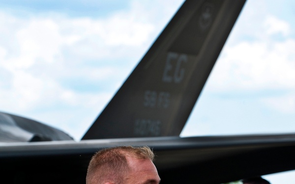 Marine pilot brings second JSF to Eglin