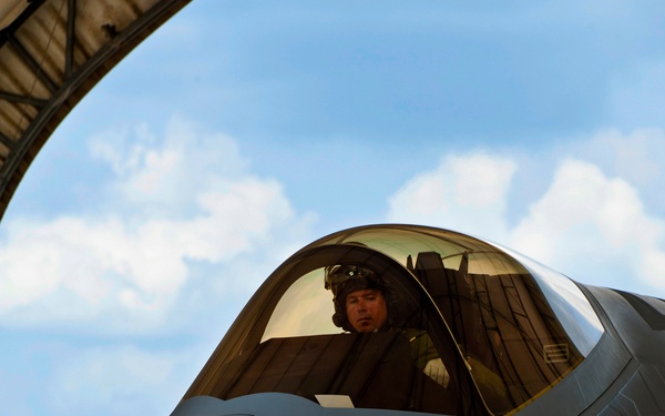Marine pilot brings second JSF to Eglin