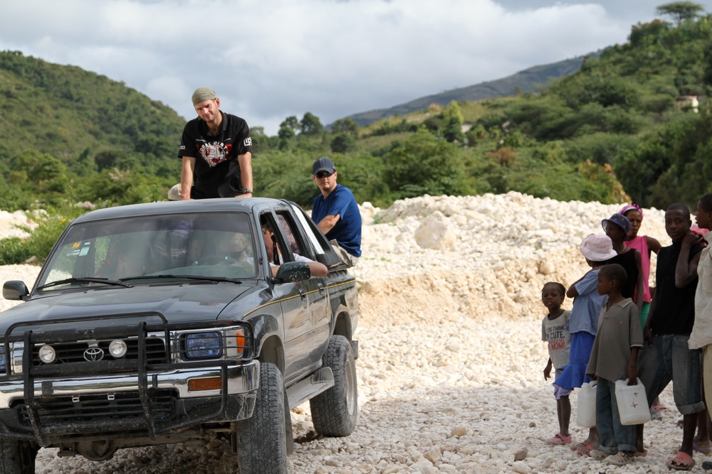 In the ‘DIRT’: Reserve Marine’s ‘extreme humanitarianism’ takes him around the world