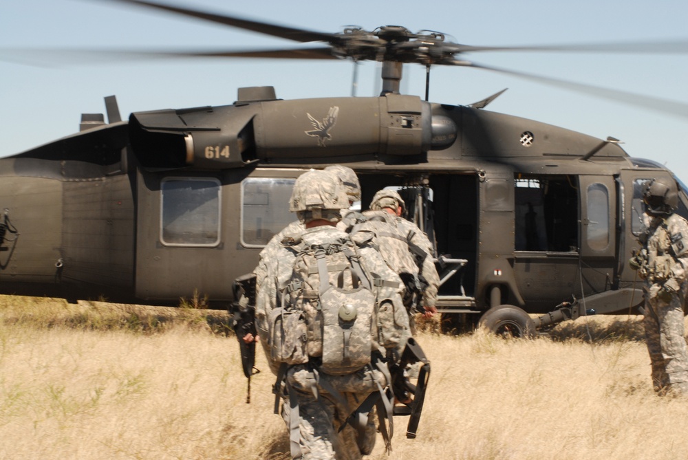 Oregon National Guard forward observers train with Seals &amp; Air Force