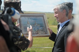 Secretary of the Army Witnesses Rapid Trident 2011