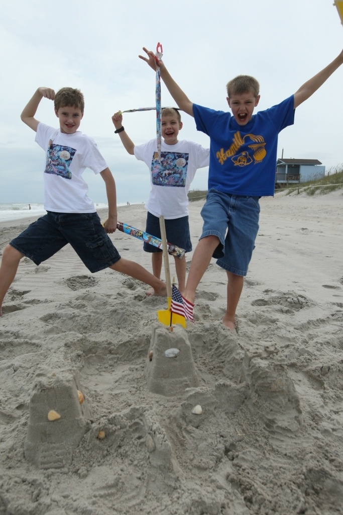 Library hosts sandcastle building completion at Onslow Beach