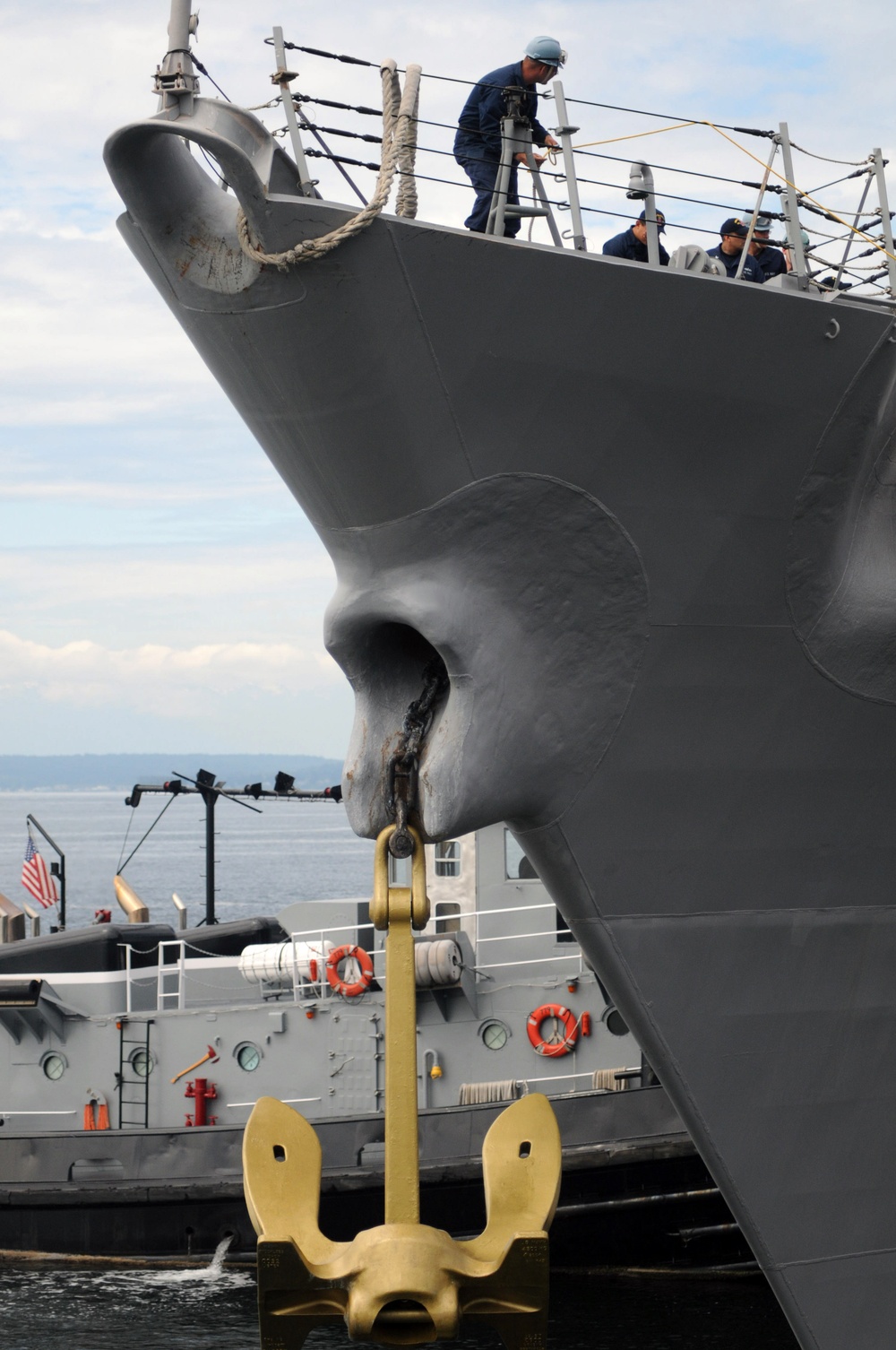 USS Sampson visits Seattle