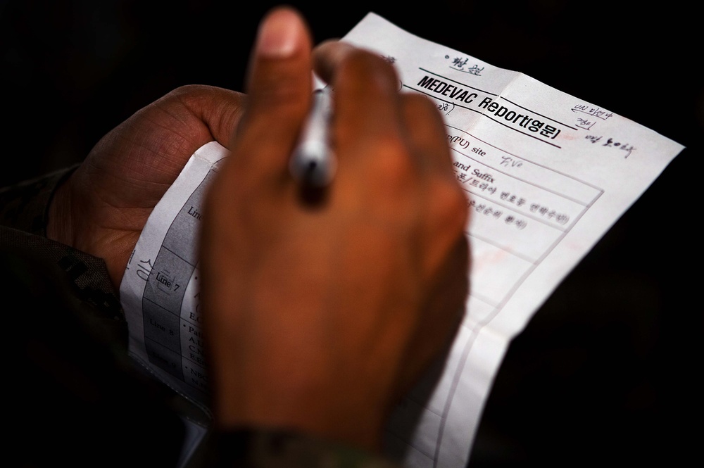 Third Marine Expeditionary Force medical personnel share field medicine expertise with Khaan Quest participants