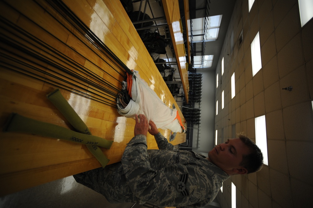 Parachute packing