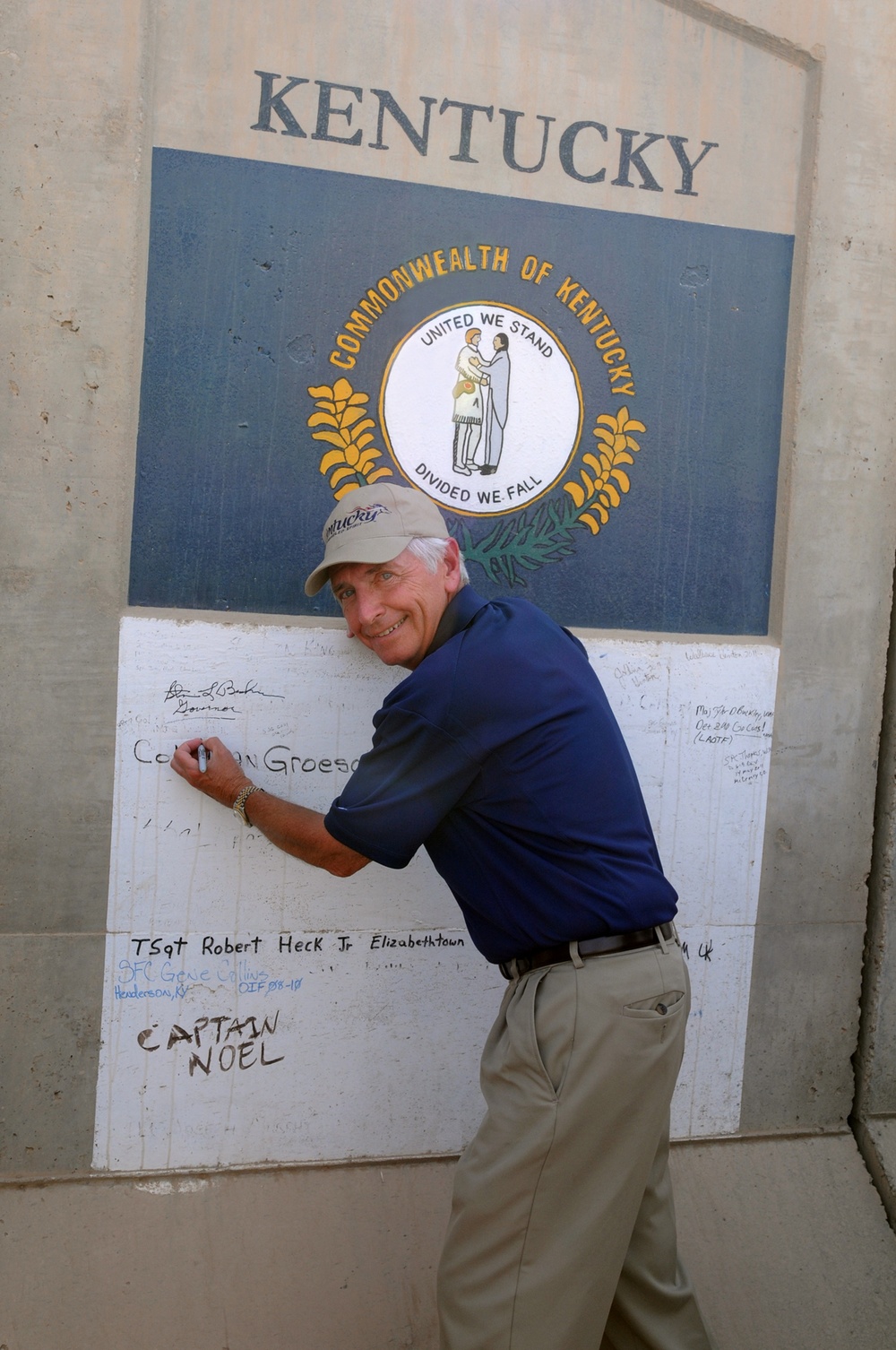 Governor visits Kentucky troops in Baghdad