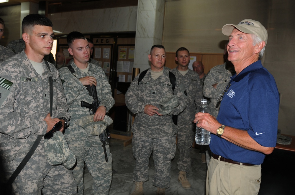 Governor visits Kentucky troops in Baghdad