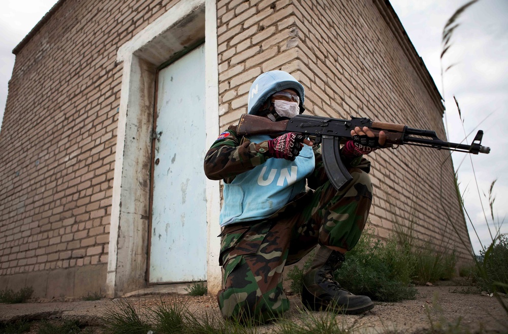 Cambodians train in aid distribution during Khaan Quest