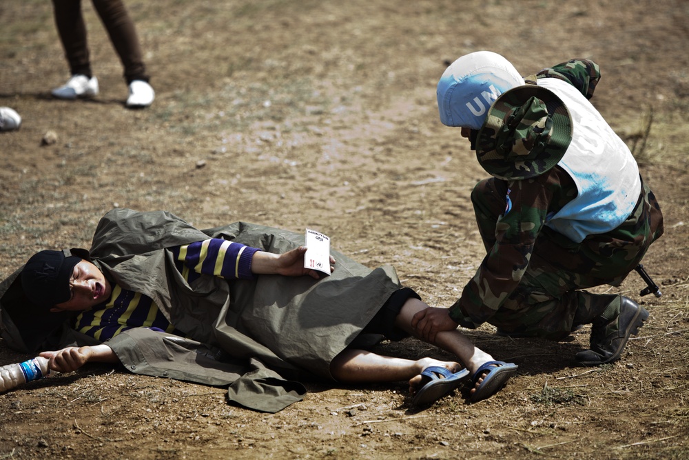 International peacekeepers learn essentials during Khaan Quest 2011