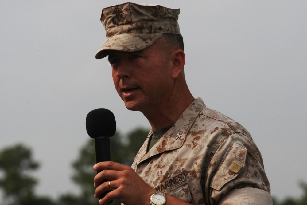 Mundy relinquishes command of SOI-EAST