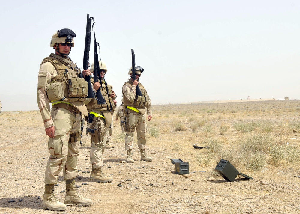 NMCB 1 weapons training