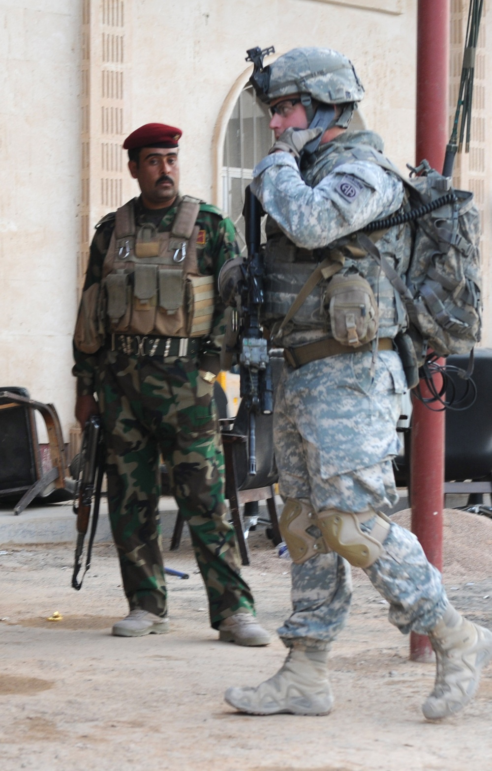 Iraqi and US forces share security for Ramadan dinner